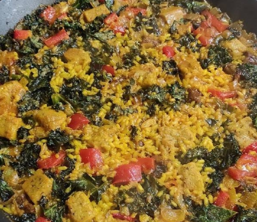 Arroz con kale, tofu birmano, calabizo y pimiento rojo - Calabizo