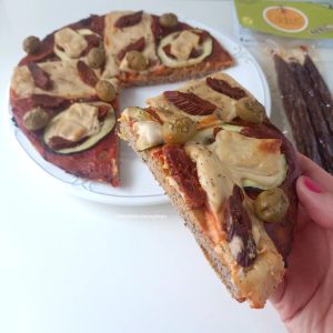 pizza vegana y sin gluten con monella y calabizo